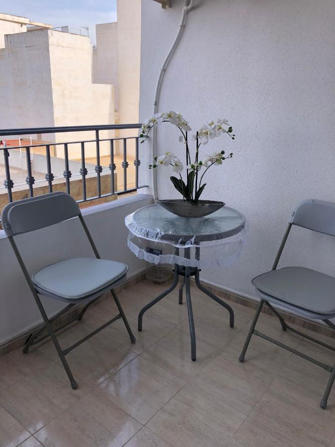 Schoene Wohnung Mit Pool , Wi-Fi Und Privat Garage Torrevieja Esterno foto