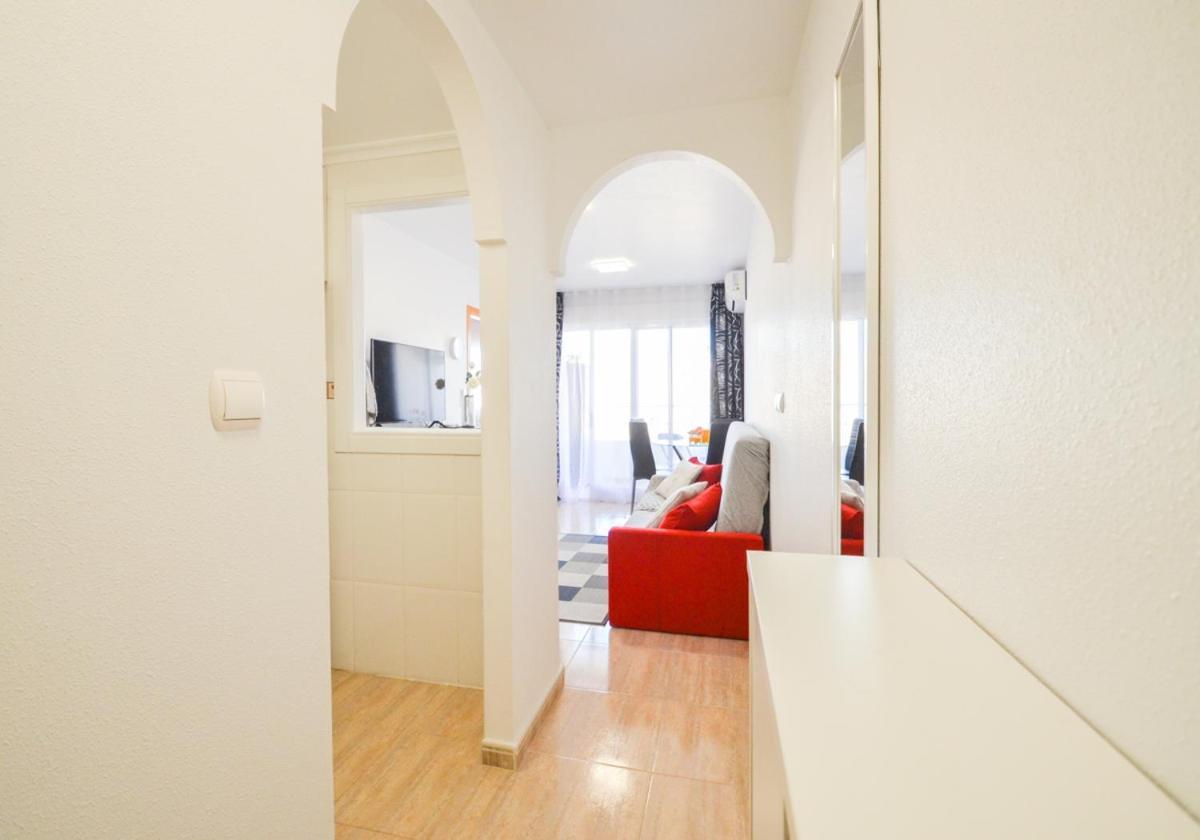 Schoene Wohnung Mit Pool , Wi-Fi Und Privat Garage Torrevieja Esterno foto
