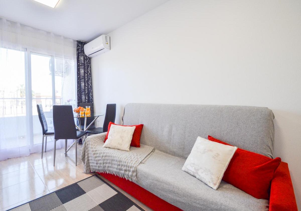 Schoene Wohnung Mit Pool , Wi-Fi Und Privat Garage Torrevieja Esterno foto