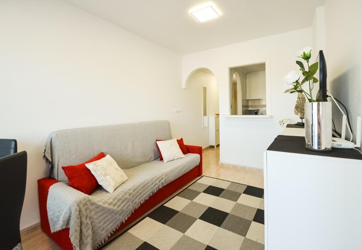 Schoene Wohnung Mit Pool , Wi-Fi Und Privat Garage Torrevieja Esterno foto