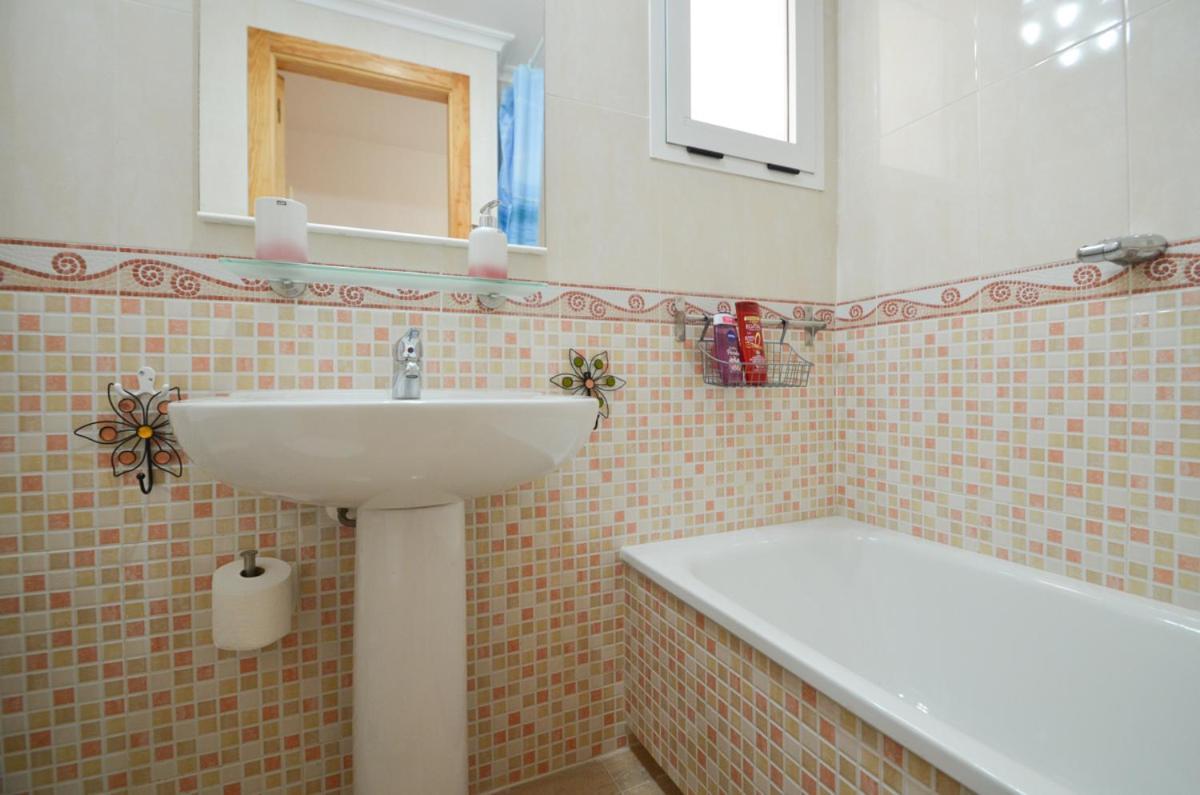 Schoene Wohnung Mit Pool , Wi-Fi Und Privat Garage Torrevieja Esterno foto
