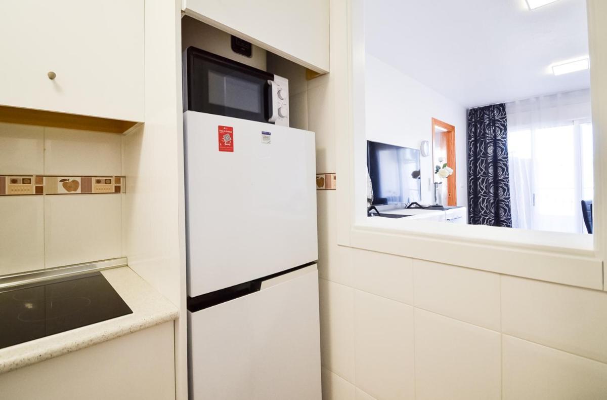 Schoene Wohnung Mit Pool , Wi-Fi Und Privat Garage Torrevieja Esterno foto