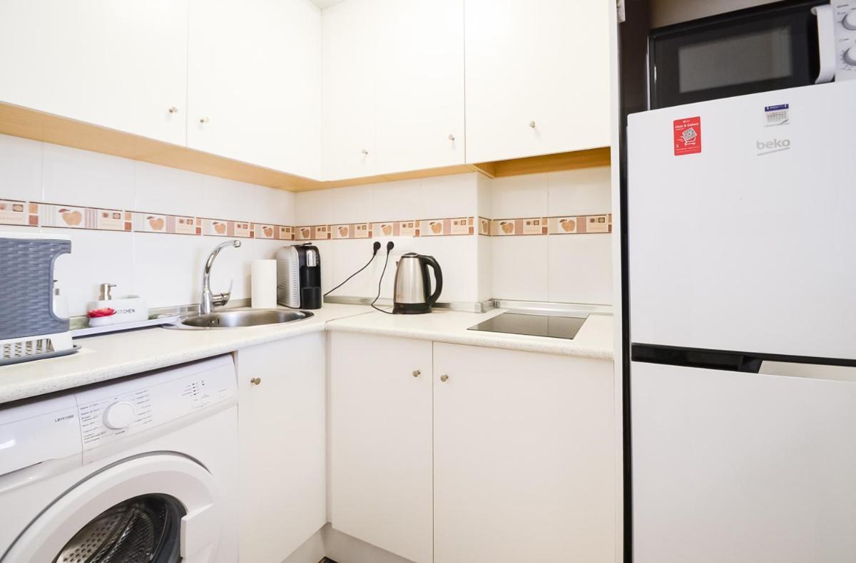 Schoene Wohnung Mit Pool , Wi-Fi Und Privat Garage Torrevieja Esterno foto
