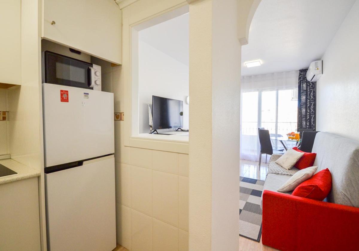 Schoene Wohnung Mit Pool , Wi-Fi Und Privat Garage Torrevieja Esterno foto