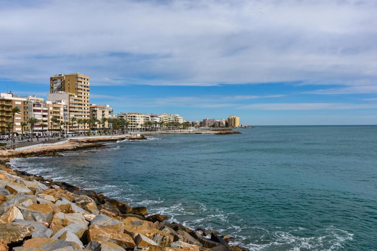 Schoene Wohnung Mit Pool , Wi-Fi Und Privat Garage Torrevieja Esterno foto