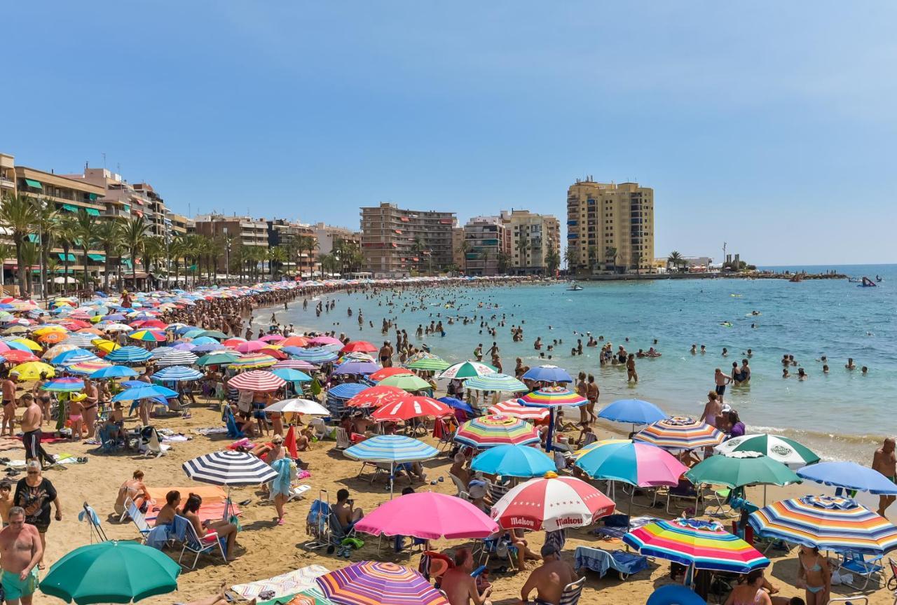Schoene Wohnung Mit Pool , Wi-Fi Und Privat Garage Torrevieja Esterno foto